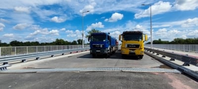 Most Olimpijski przeszedł testy obciążeniowe