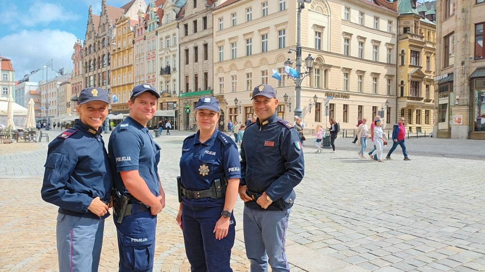 Włoscy policjanci zadbają o bezpieczeństwo wrocławian - fot. Beata Makowska