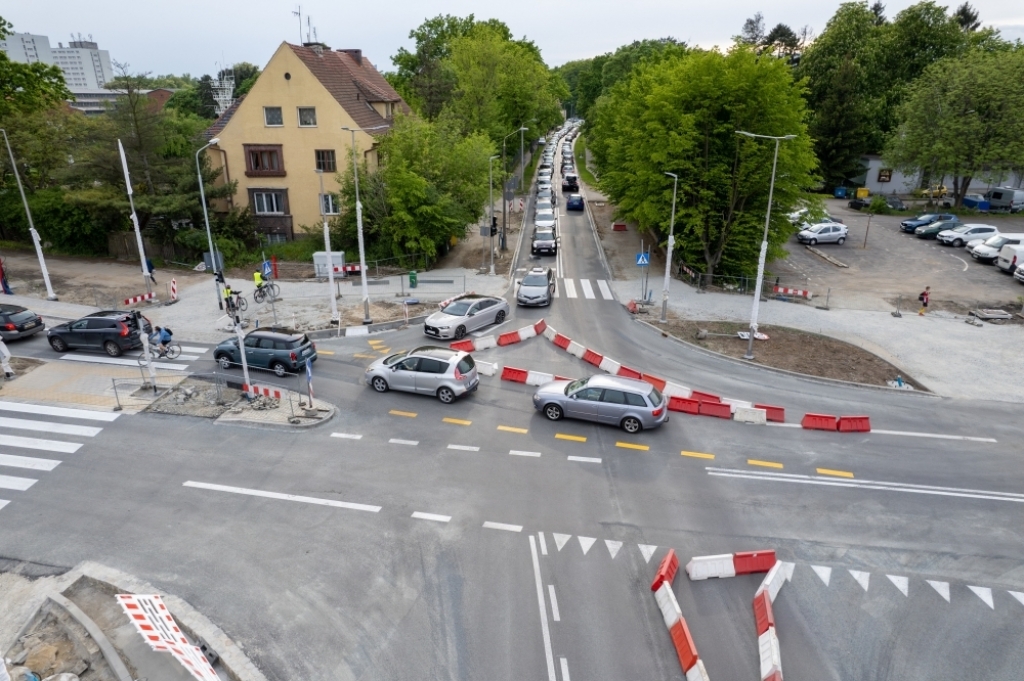Wrocław: Nawigacja kieruje na Sępolno przez zamkniętą Aleję Wielkiej Wyspy - fot. archiwum Radia Wrocław (zdjęcie ilustracyjne)