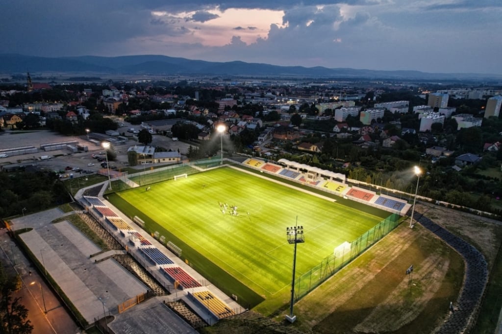 Nowy stadion Lechii Dzierżoniów już gotowy - Fot: UM Dzierżoniów