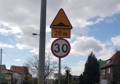 Progi zwalniające lekiem na drogowych pirat&oacute;w