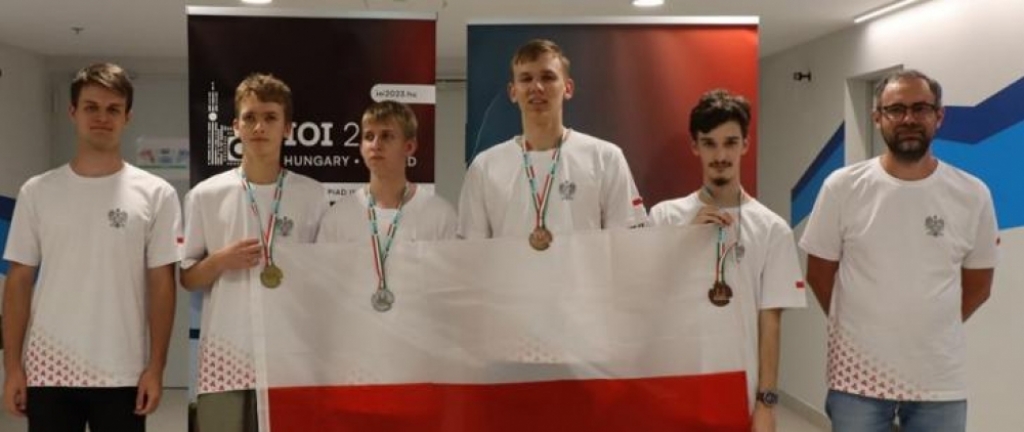 Dwa medale wrocławskich uczniów na 35. Międzynarodowej Olimpiadzie Informatycznej - fot. MEN