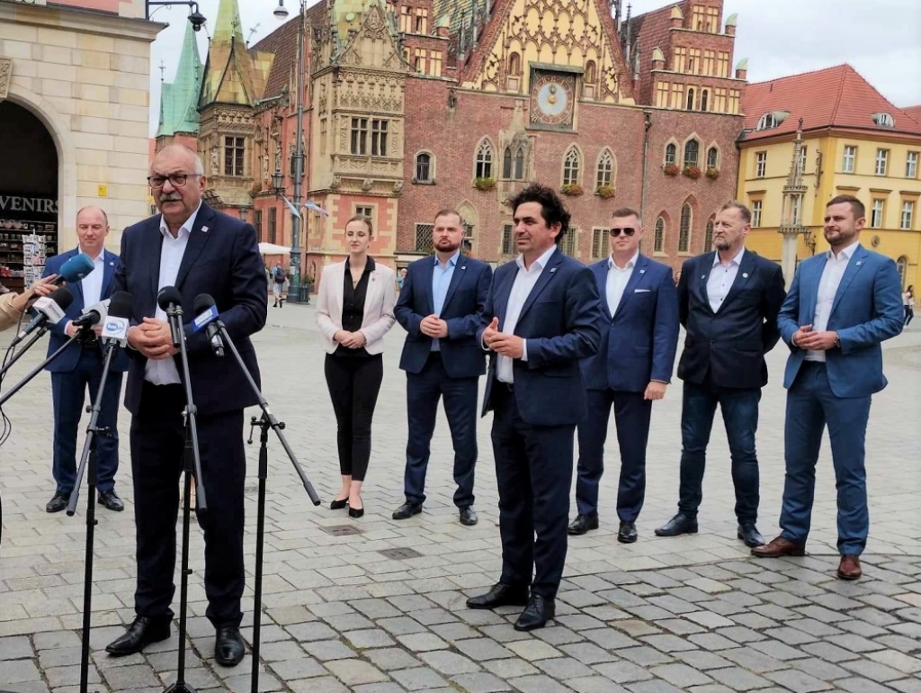 Bezpartyjni Samorządowcy przedstawiają we Wrocławiu swoje postulaty - fot. Jakub Ciołko