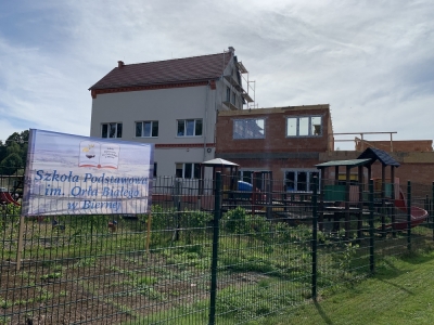 Trwa rozbudowa szkoły podstawowej w Biernej