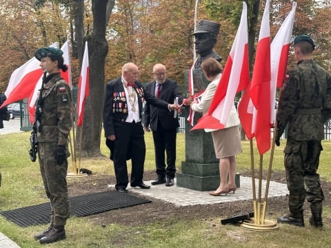 We Wrocławiu odsłonięto pomnik gen. Ryszarda Kuklińskiego - 1
