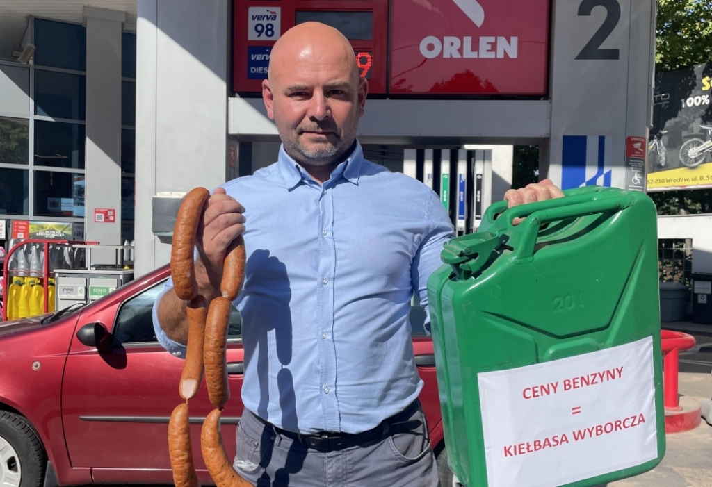 Dominik Kłosowski o cenach paliwa: Kiełbasa wyborcza - fot. RW