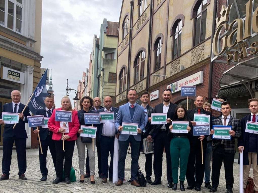 Akcja "Kontratak Konfederacji" w legnickim rynku - fot. Karolina Bieniek