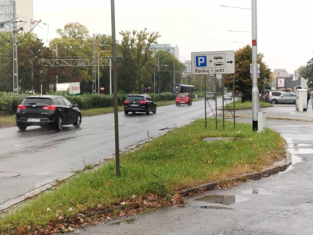 Nie parkują, ale jadą. Kierowcy narzekają na wrocławskie Park & Ride - fot. Radio Wrocław