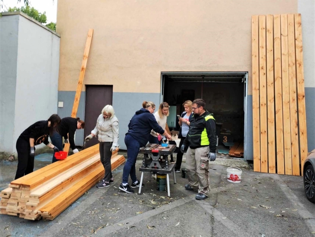 Mieszkańcy Bolkowa budują sobie kawiarenkę - to pilotażowy program  - fot. mat. prasowe