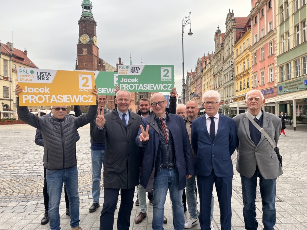 Trzecia Droga: Polska armia jest używana do agitacji politycznej  - fot. RW