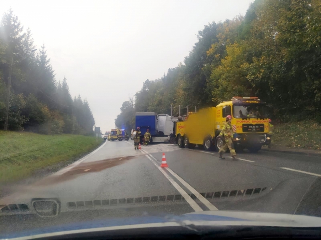 DK8 w Bardzie zablokowana. Przejazd blokuje samochód ciężarowy - KPP w Ząbkowicach Śląskich
