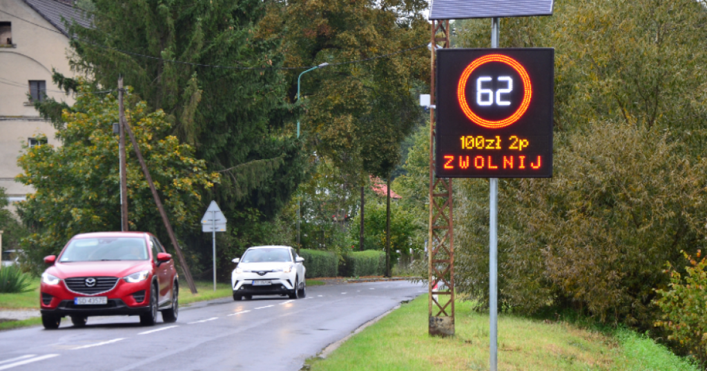Złotoryja: Zamiast mandatów tablice pomiaru prędkości - fot. PM