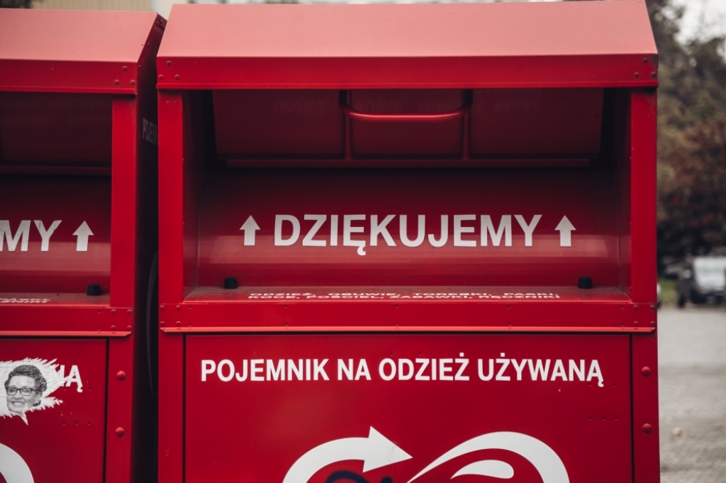 Pozbywają się nieużywanych ubrań i pomagają ginącym zwierzętom - fot. ilustracyjna / Radio Wrocław