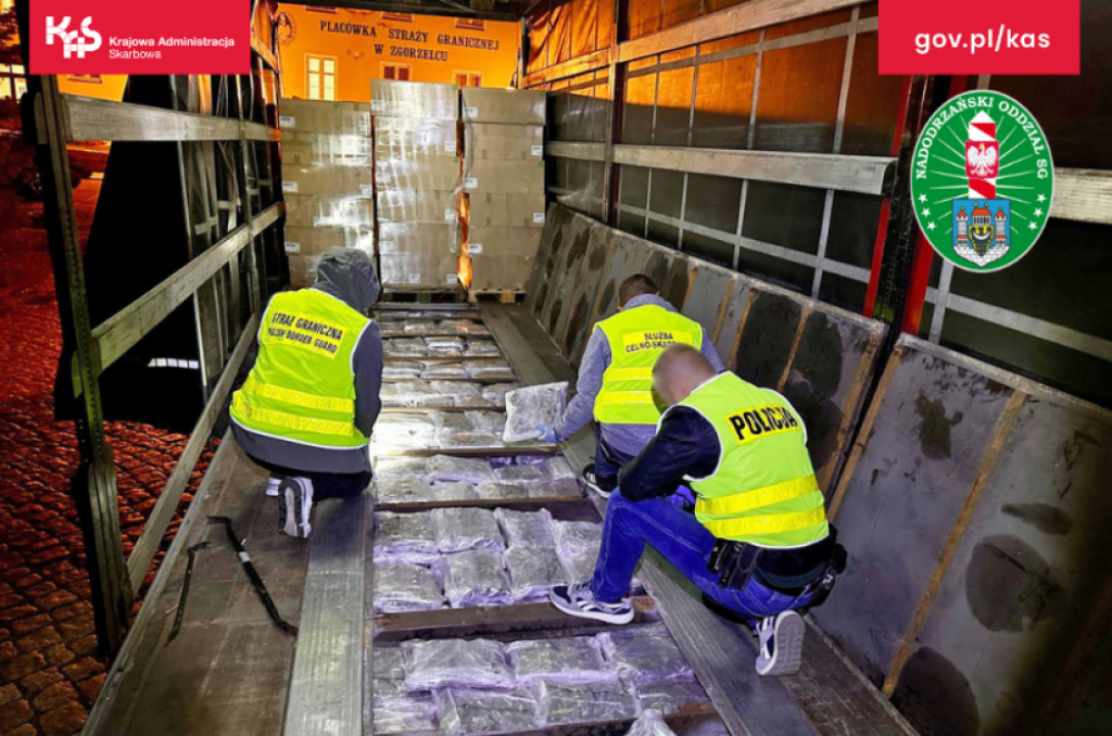 KAS, SG i Policja przechwyciły marihuanę o wartości ponad 8 mln zł - fot. materiały prasowe KAS