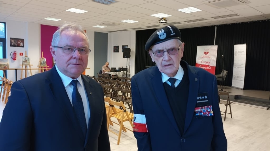 Ostatni wrocławski Powstaniec Warszawski spotkał się z mieszkańcami Jelcza Laskowic – fot. B. Makowska
