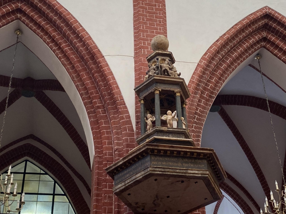 Po 51 latach alabastrowe aniołki wróciły do wrocławskiego kościoła - fot. Mateusz Florczyk