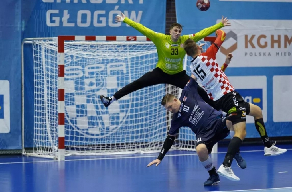 Ósma wygrana w sezonie szczypiornistów z Głogowa - fot. chrobryhandball.pl