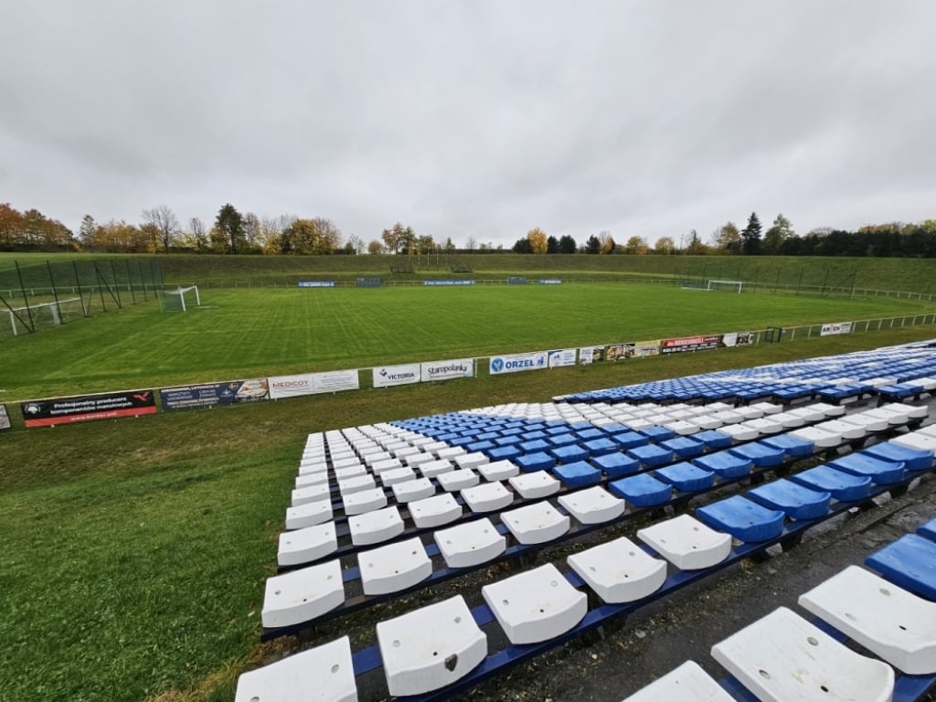 Nie był remontowany od lat 60. Stadion w Ząbkowicach przejdzie metamorfozę – fot. B. Szarafin