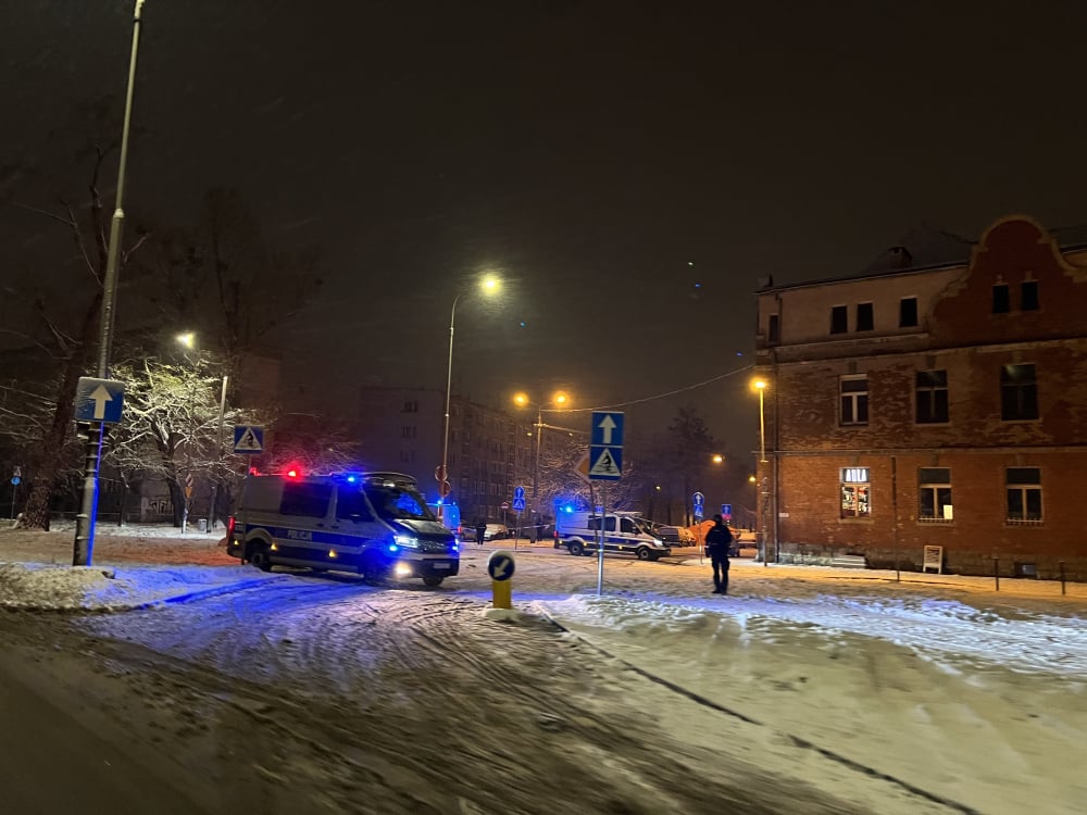 Strzelanina przy Sudeckiej we Wrocławiu. Dwóch funkcjonariuszy w stanie krytycznym - fot. RW