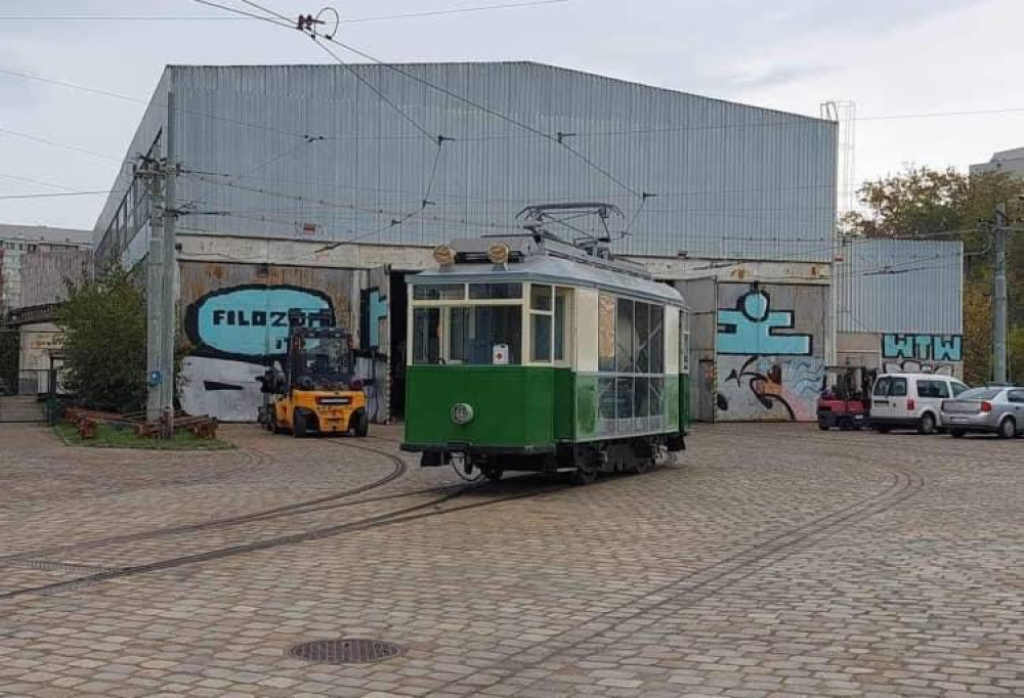 Wagonik z 1927 roku będzie podlewać zielone torowiska - fot. Klub Sympatyków Transportu Miejskiego