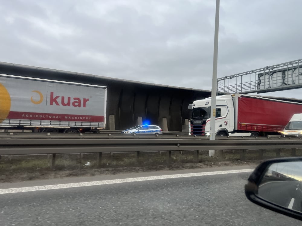 Karambol na AOW [AKTUALIZACJA] - fot. RW