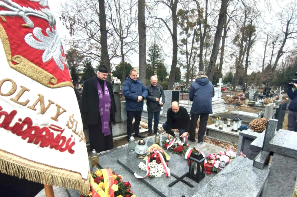 Wrocław pamięta o ofiarach tragedii Grudnia 1970 - fot. Jakub Ciołko