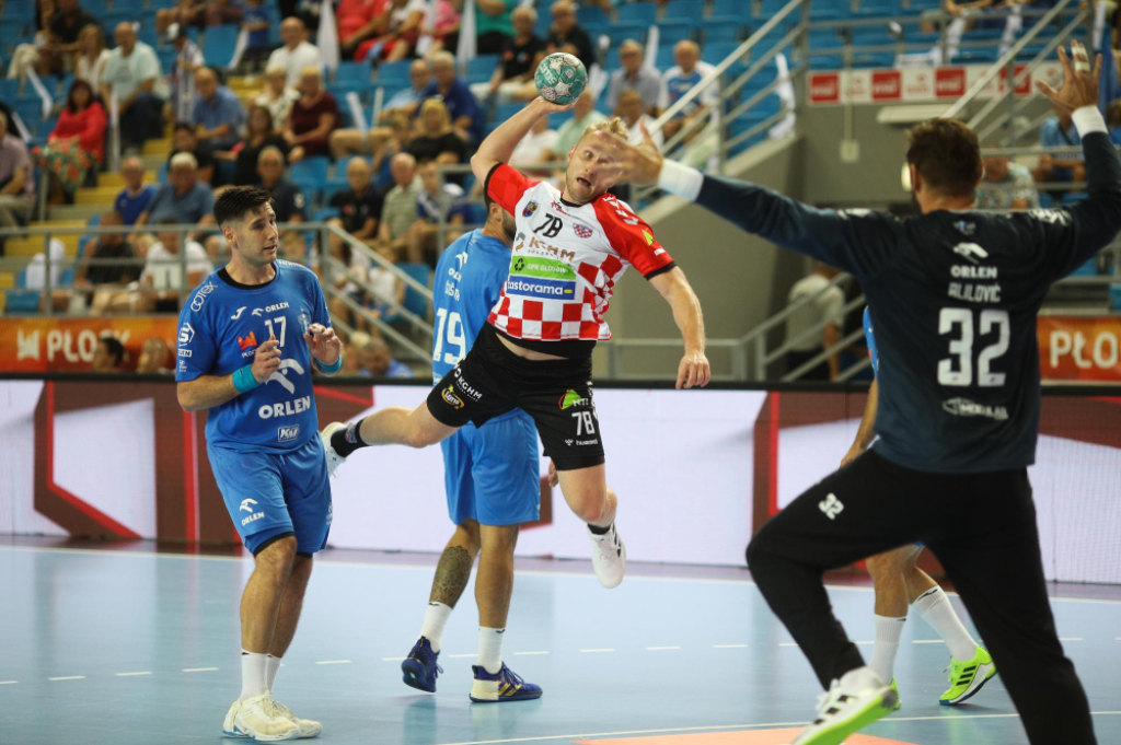 Głogowianie gorsi od wicemistrzów Polski - fot. chrobryhandball.pl