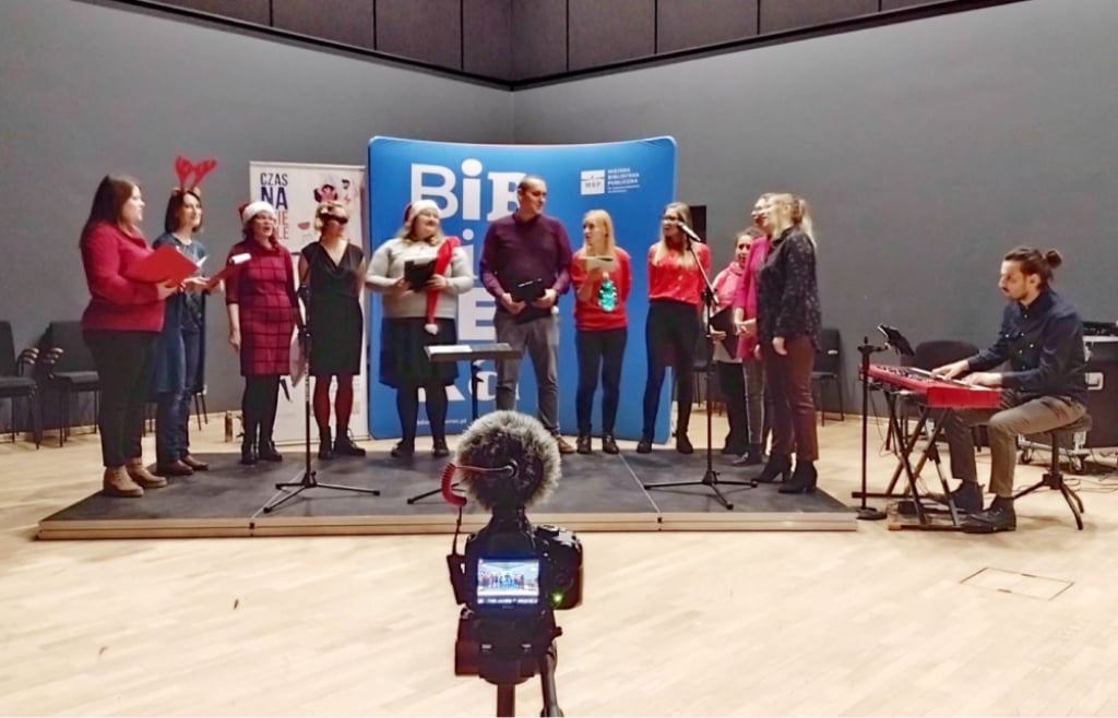 Mieszkańcy Psiego Pola skrzyknęli się i założyli grupę wokalną  - fot. Jazzgot nad Widawą