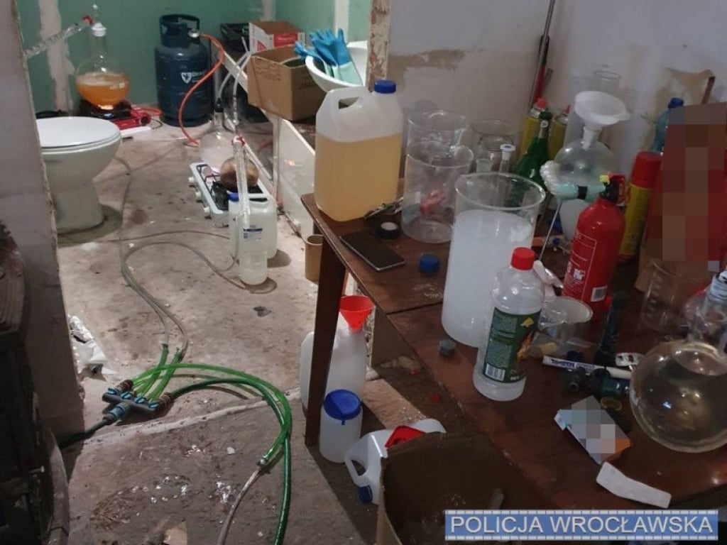 Policja zlikwidowała "laboratorium" do produkcji amfetaminy - fot. Policja