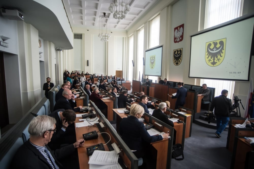 Burza w Sejmiku Województwa Dolnośląskiego - fot. archiwum Radia Wrocław