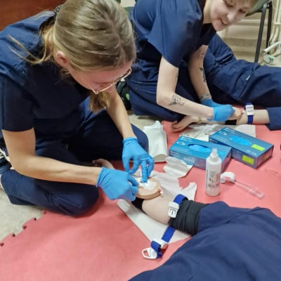 Wrocławscy studenci medyczni uczą jak pomagać
