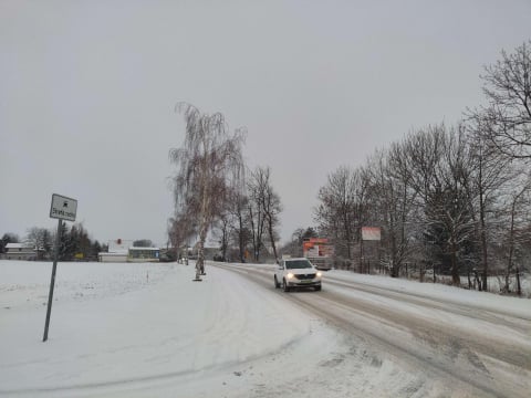Atak zimy - na drogach bardzo niebezpiecznie - 3
