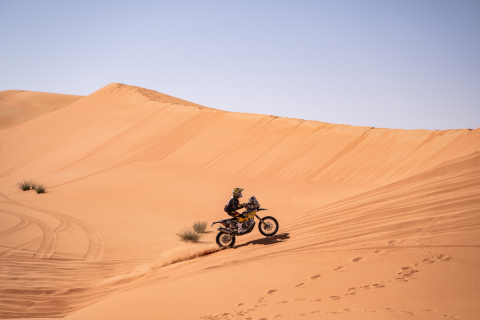 Zrealizował swoje marzenie. Wystartował i ukończył Rajd Dakar   - 1