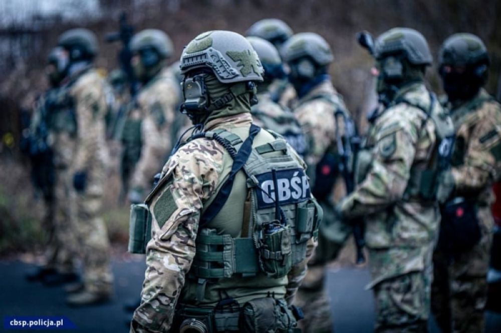 Zatrzymano 8 osób z mafii wnuczkowej. Odbierali jednorazowo nawet 120 tys. zł - zdjęcie ilustracyjne: fot. CBŚP