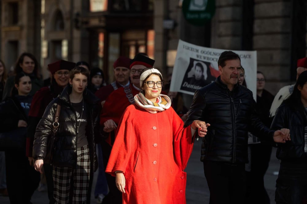 Polonez pod okiem Fredry. Wrocławscy maturzyści zatańczyli po raz 23. - fot. IG