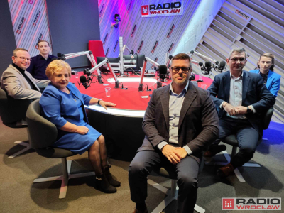 Echa afery w urzędzie. Polityczny b&oacute;j o Wrocław i listy kandydat&oacute;w