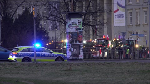 Krajobraz po proteście rolników. Spalona ziemia i wieniec - 17