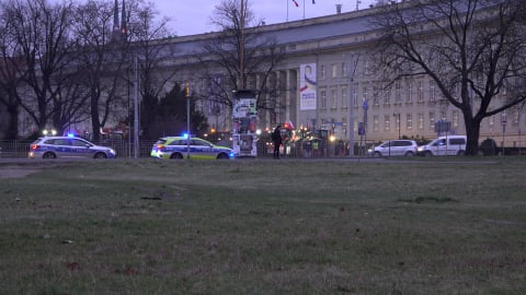 Krajobraz po proteście rolników. Spalona ziemia i wieniec - 18