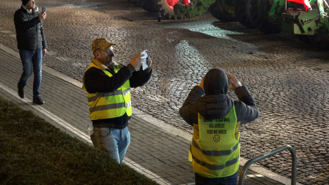 Krajobraz po proteście rolników. Spalona ziemia i wieniec - 3