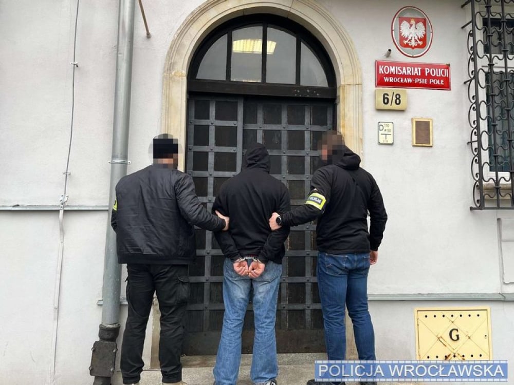Areszt dla mężczyzny, który chciał przejechać policjanta - Fot: dolnośląska policja
