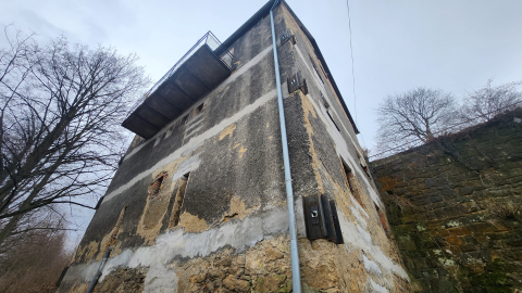 Mieszkańcy gminnego budynku w Bystrzycy Kłodzkiej skarżą się na złe warunki - 1