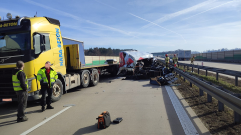 Poważny wypadek na A4 w Zgorzelcu, strażacy dojechali do zdarzenia pod prąd - 1