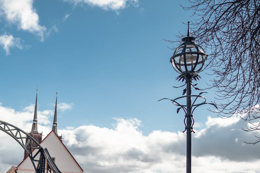 Chcą zaoszczędzić na oświetleniu, więc wymieniają lampy - fot. ilustracyjna / Radio Wrocław