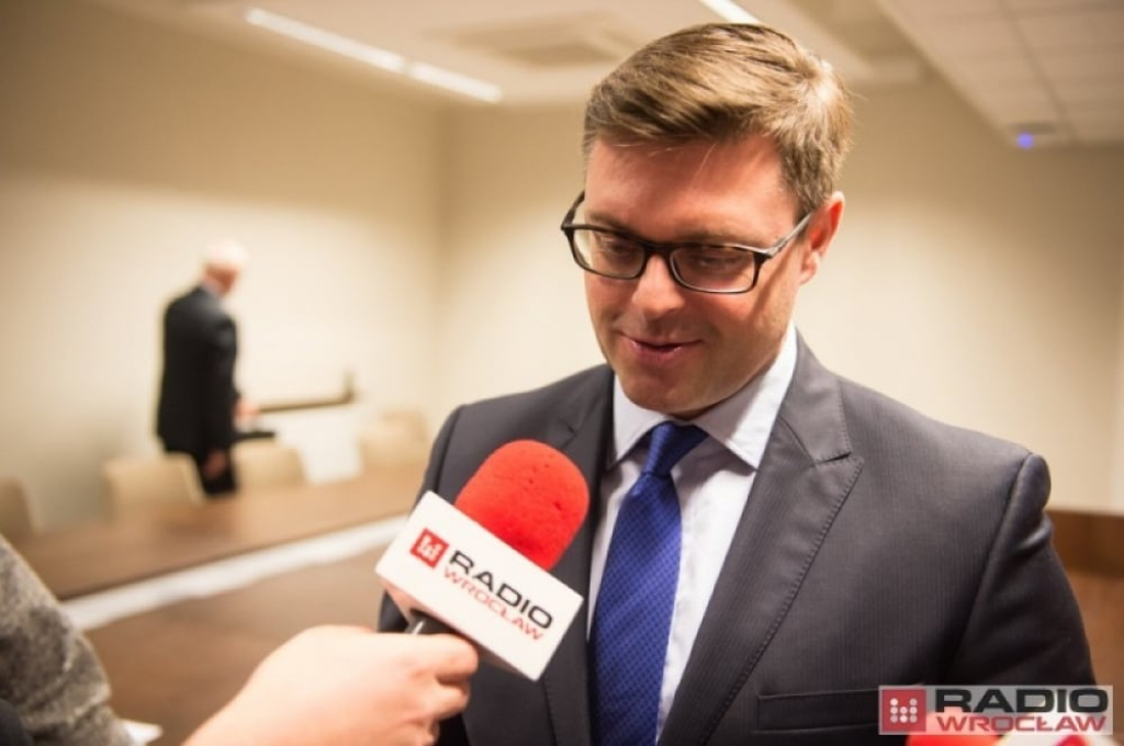Kto z wrocławskiego magistratu i miejskich spółek zdobył dyplom MBA w Collegium Humanum? Pyta Jerzy Michalak - Fot: archiwum Radia Wrocław