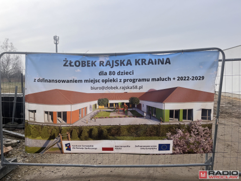 Jak idzie budowa przedszkola i żłobka na Złotnikach? Rodzice mogli zajrzeć do środka - 1