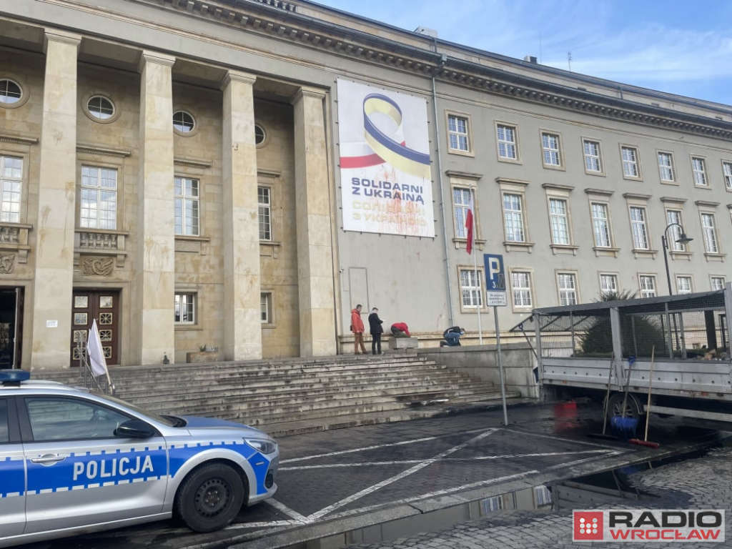 Obrzucanie jajkami i podpalenie sterty siana. Już wiadomo ile to będzie kosztowało - Fot: archiwum Radia Wrocław