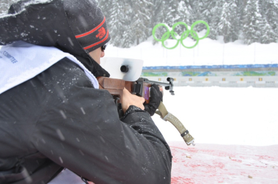 Dalekie miejsce Polak&oacute;w w biathlonowej sztafecie. Biegli Dolnoślązacy