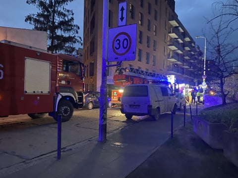 Pożar na wrocławskim Manhattanie. Ewakuowano ponad sto osób [ZDJĘCIA] - 10