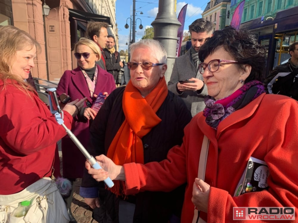 Barbara Labuda zostanie kolejnym Honorowym Obywatelem Wrocławia - fot. archiwum Radio Wrocław (Barbara Labuda w środku)