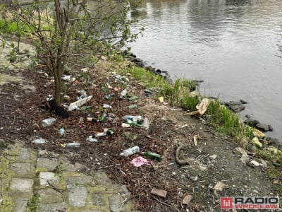 Nabrzeże Odry ponownie stało się wysypiskiem śmieci